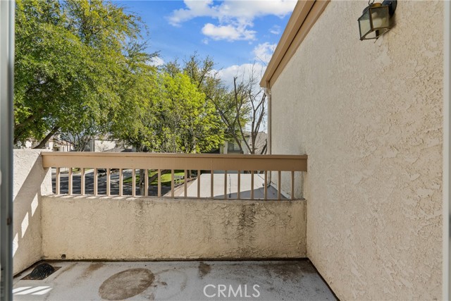Detail Gallery Image 31 of 64 For 24436 Hampton Dr #C,  Valencia,  CA 91355 - 2 Beds | 2/1 Baths
