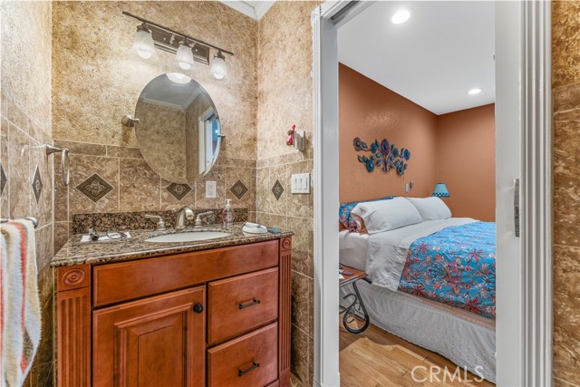 Detail Gallery Image 23 of 49 For 3812 Middlebury, Los Angeles,  CA 90004 - 3 Beds | 2/1 Baths