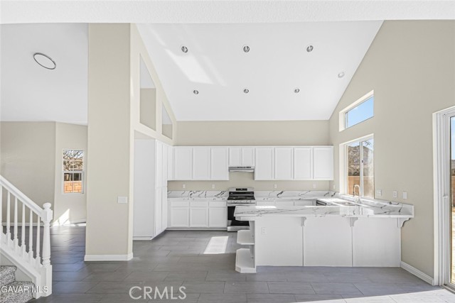 Detail Gallery Image 8 of 44 For 5768 Monaco, Palmdale,  CA 93552 - 4 Beds | 2/1 Baths