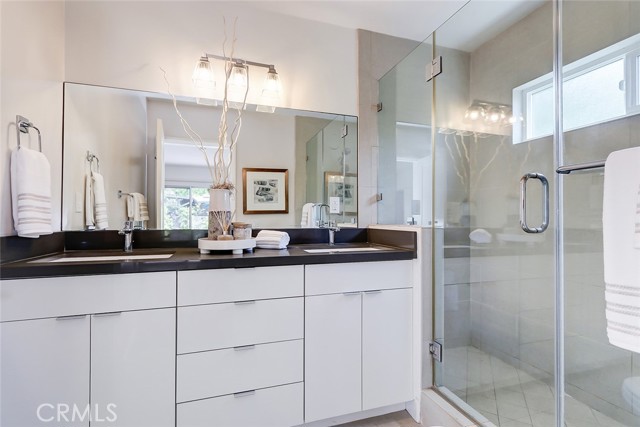 1170 Shelley Street, Manhattan Beach, California 90266, 4 Bedrooms Bedrooms, ,3 BathroomsBathrooms,Residential,Sold,Shelley,SB22186838