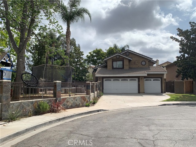 8005 Streamside Court, Fontana, CA 92336