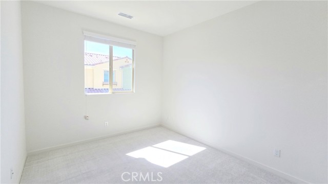 3942 Lavine Way, Corona CA: https://media.crmls.org/medias/e0e18e09-0c82-49d1-8a00-c8c8f11ff71b.jpg
