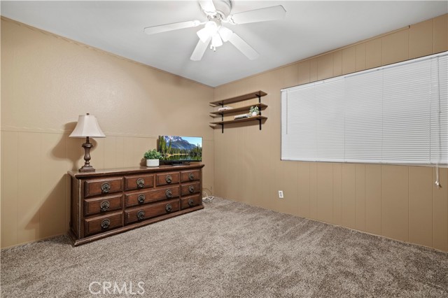 Detail Gallery Image 21 of 32 For 28004 Lakehurst Ave, Canyon Country,  CA 91351 - 4 Beds | 2 Baths