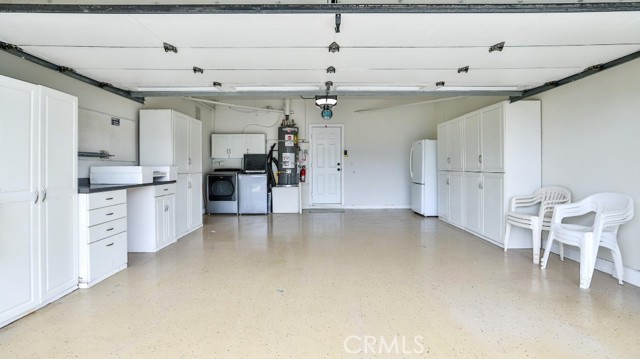 9201 Wintergreen Circle, Fountain Valley CA: https://media.crmls.org/medias/e0e260ea-3428-4a39-838a-1dd1bdccb831.jpg