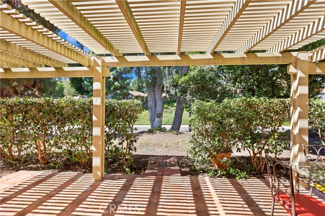 3320 Via Carrizo, Laguna Woods CA: https://media.crmls.org/medias/e0e318ec-0f87-41b2-a120-df9d3fde2f05.jpg