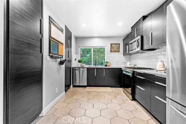 11435 Tampa Avenue, Porter Ranch CA: https://media.crmls.org/medias/e0e3618c-28e3-4c05-a71f-3a77c69f1df3.jpg