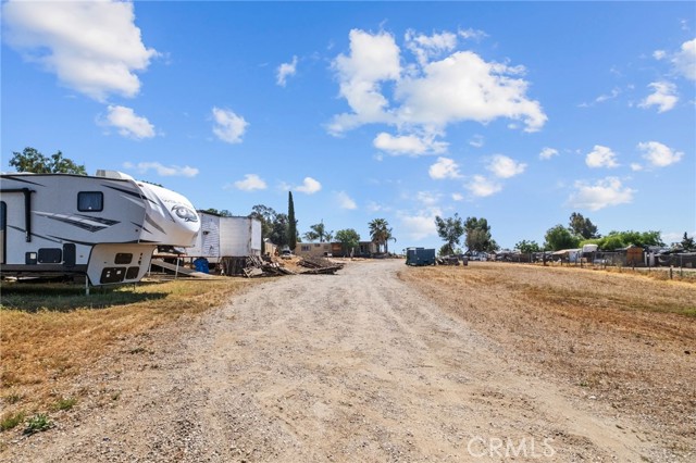 35141 Bayless Road, Wildomar CA: https://media.crmls.org/medias/e0e59a86-aa02-46a2-9a33-e3dd39d45ab9.jpg