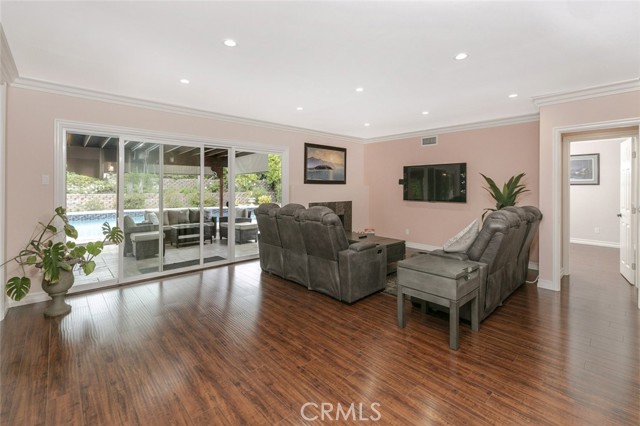 18231 San Jose Street, Porter Ranch CA: https://media.crmls.org/medias/e0e5d6de-3107-43e9-abec-95498f223cb1.jpg