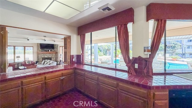 Detail Gallery Image 52 of 59 For 2563 Plaza Del Amo #204,  Torrance,  CA 90503 - 2 Beds | 2 Baths