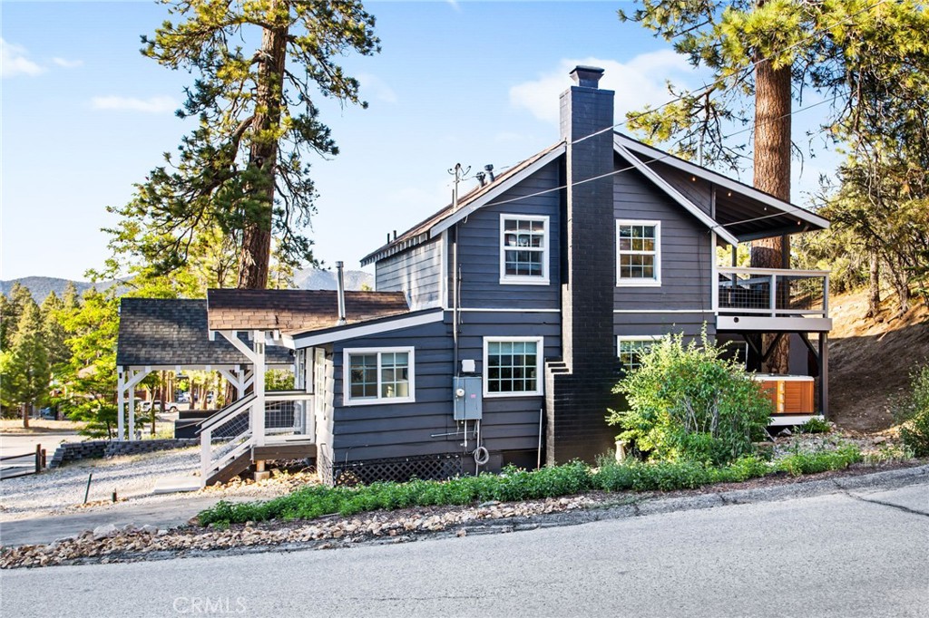 https://media.crmls.org/medias/e0e703fa-5a9d-4153-be2c-d9f3e9ac5b13.jpg?preset=X-Large