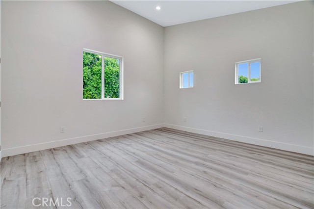 19513 Cantara Street photo 53