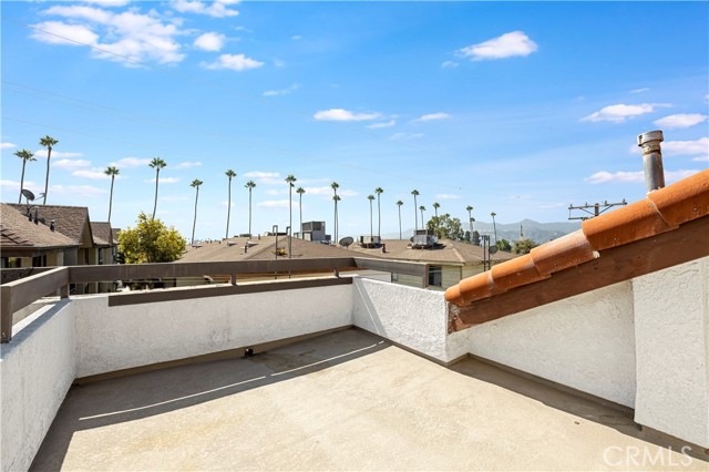 Detail Gallery Image 2 of 24 For 1132 Elm Ave #215,  Glendale,  CA 91201 - 2 Beds | 2/1 Baths