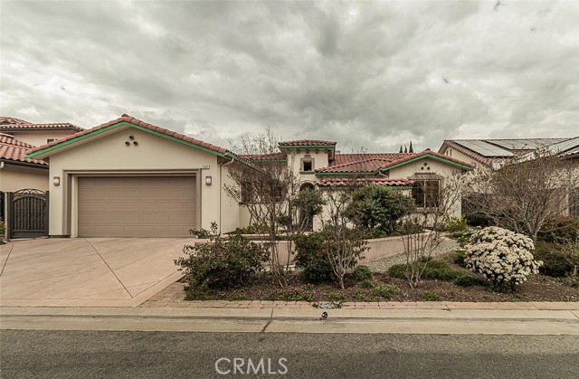 1562 N Empire Lane, Clovis CA: https://media.crmls.org/medias/e0e8bb59-0013-4dbb-bce5-9819f762f1b6.jpg