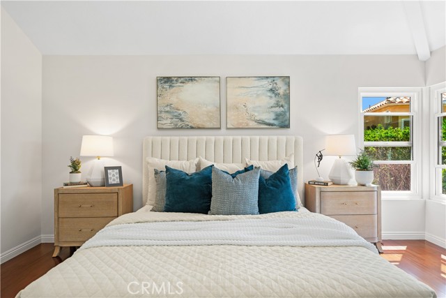 32 Belcanto, Irvine CA: https://media.crmls.org/medias/e0e8c433-3dee-4cd4-83bf-e1935e6477c4.jpg