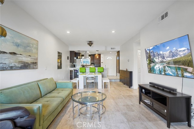 Detail Gallery Image 9 of 28 For 25 15th Pl #605,  Long Beach,  CA 90802 - 2 Beds | 2 Baths