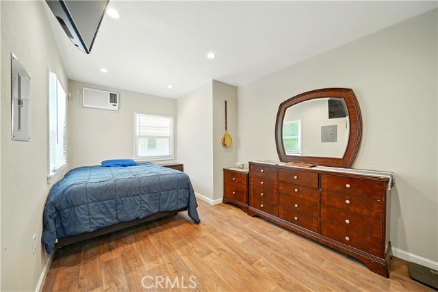 438 N Pasadena Avenue, Glendora CA: https://media.crmls.org/medias/e0e99f56-0492-488c-ae43-b45bc0033f5f.jpg