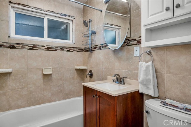 Detail Gallery Image 14 of 49 For 18017 Ermanita Ave, Torrance,  CA 90504 - 4 Beds | 2 Baths