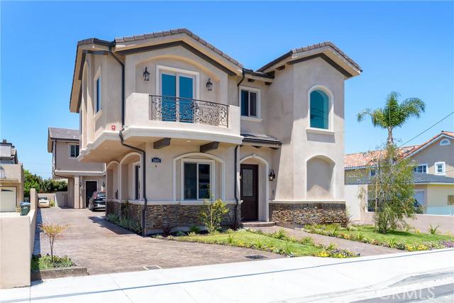 2005 Robinson Street, Redondo Beach, California 90278, 4 Bedrooms Bedrooms, ,3 BathroomsBathrooms,Residential,Sold,Robinson,PV16032321