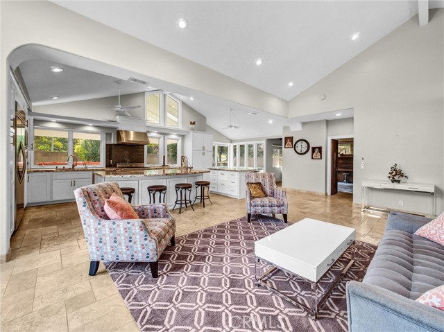 Detail Gallery Image 6 of 21 For 5425 Brentwood Pl, Yorba Linda,  CA 92887 - 4 Beds | 2/1 Baths