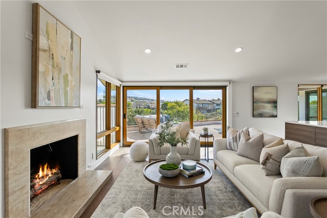 Detail Gallery Image 10 of 33 For 11 Skysail Dr, Corona Del Mar,  CA 92625 - 2 Beds | 2/1 Baths