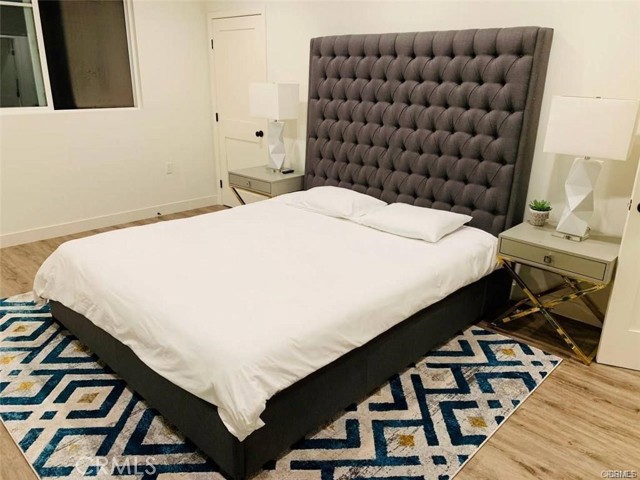 4818 Satsuma Avenue, North Hollywood CA: https://media.crmls.org/medias/e0ebd5da-83b8-424d-a13e-1ce534273609.jpg