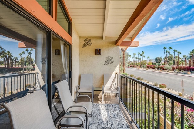 Detail Gallery Image 13 of 42 For 1411 N Sunrise Way #18,  Palm Springs,  CA 92262 - 2 Beds | 2 Baths