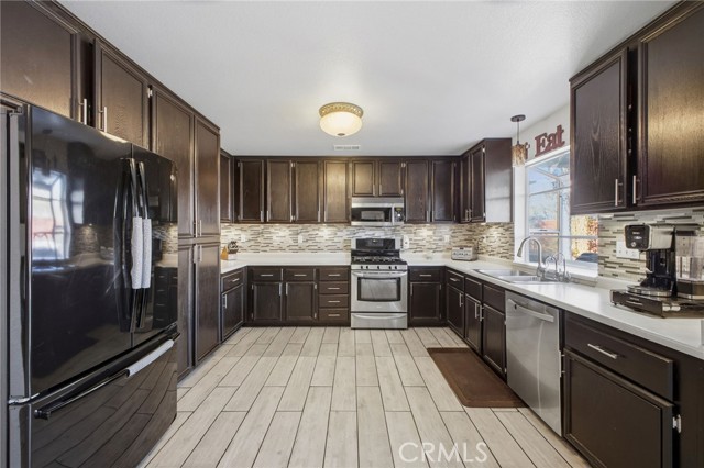 Detail Gallery Image 5 of 23 For 1580 Hickorywood, Hemet,  CA 92545 - 4 Beds | 3/1 Baths