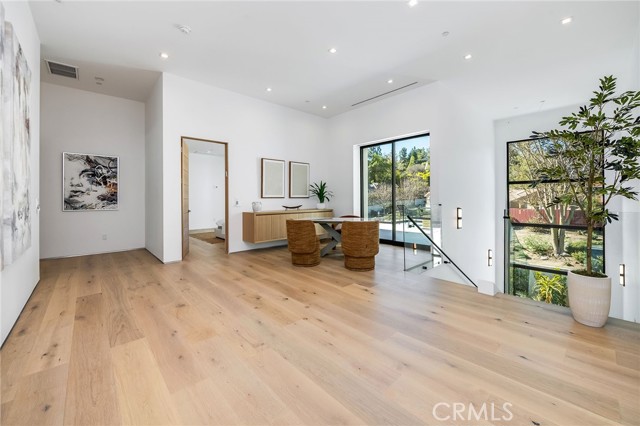 Detail Gallery Image 28 of 43 For 4930 Palomar Dr, Tarzana,  CA 91356 - 6 Beds | 6/1 Baths