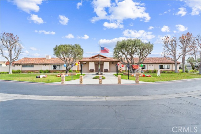 Detail Gallery Image 22 of 28 For 16222 Monterey Ln #24,  Huntington Beach,  CA 92649 - 3 Beds | 2 Baths