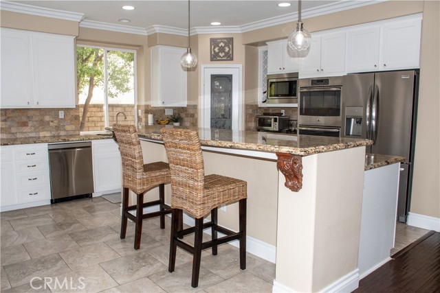 1671 Fairway Drive, Corona CA: https://media.crmls.org/medias/e0ec988e-63b4-4d37-80f8-e37db08d0ea9.jpg