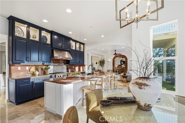 Image 19 of 63 For 907 Deerhill Road