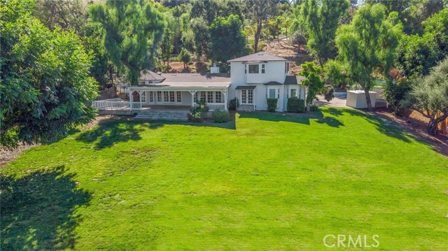 Detail Gallery Image 3 of 27 For 4800 Brewster Dr, Tarzana,  CA 91356 - 4 Beds | 4 Baths