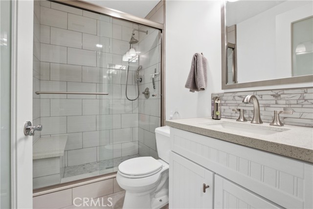 Detail Gallery Image 12 of 33 For 11824 Darlington Ave #102,  Los Angeles,  CA 90049 - 3 Beds | 2/1 Baths