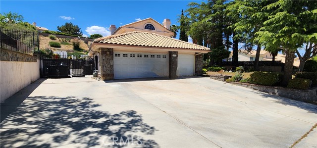 Detail Gallery Image 2 of 13 For 40433 Valiente Dr, Palmdale,  CA 93551 - 4 Beds | 3 Baths