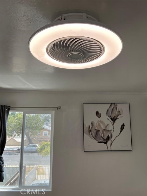 Detail Gallery Image 4 of 22 For 1205 W 57th, Los Angeles,  CA 90037 - 3 Beds | 2 Baths