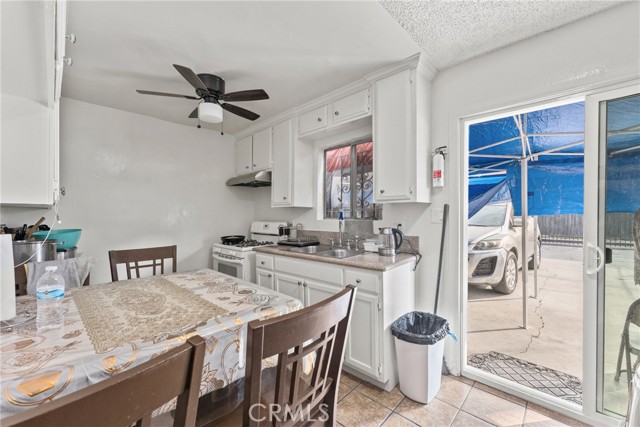 Detail Gallery Image 19 of 38 For 6118 S Main, Los Angeles,  CA 90003 - 6 Beds | 3/2 Baths