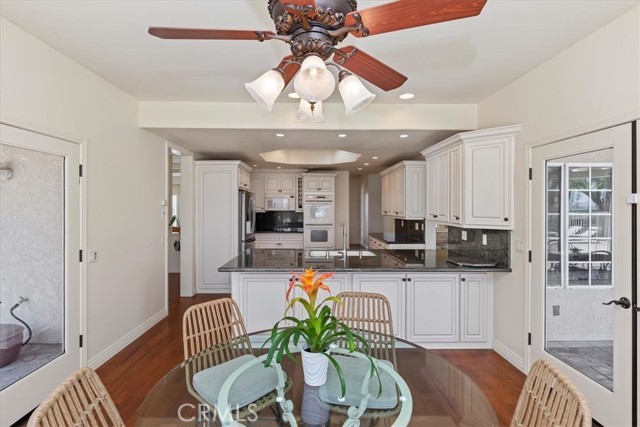 40624 Calle Cancion, Temecula CA: https://media.crmls.org/medias/e0f0820a-a0f3-400c-a703-13ad3bb5f2e3.jpg