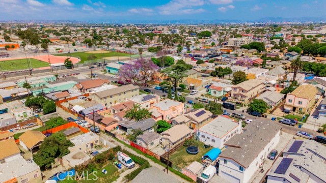 628 E 76th Place, Los Angeles CA: https://media.crmls.org/medias/e0f109ff-1886-442c-8a1a-4dd9041b55cd.jpg