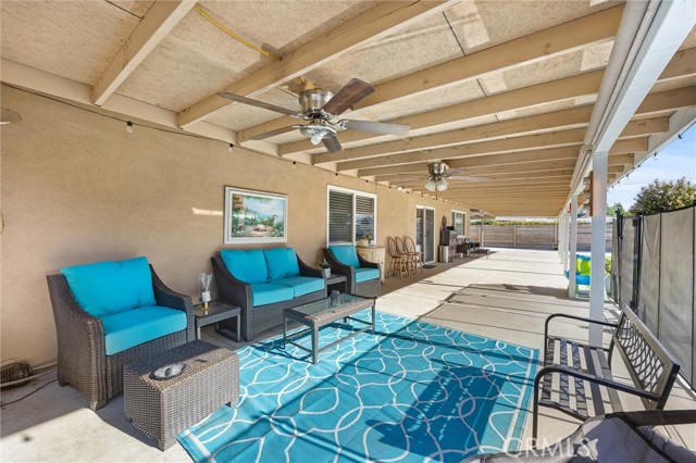 2105 Jason St, Bakersfield CA: https://media.crmls.org/medias/e0f17a03-7ac8-4aec-a9ea-0be0f9cae0e1.jpg