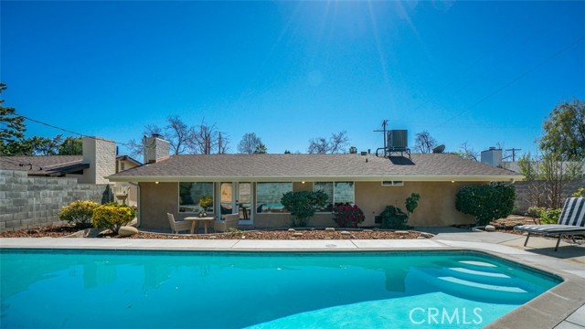 16347 Tupper Street, North Hills CA: https://media.crmls.org/medias/e0f18a04-c4ef-437e-b8e6-8015f212e5c3.jpg