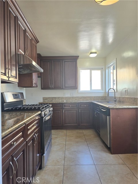 Detail Gallery Image 6 of 16 For 8324 Advent, Pico Rivera,  CA 90660 - 3 Beds | 2 Baths