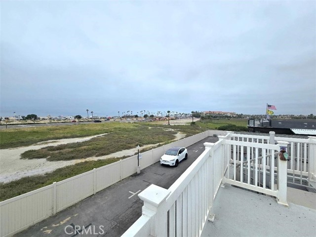 21752 Pacific coast hwy., Huntington Beach CA: https://media.crmls.org/medias/e0f1f465-7282-480f-9ca8-fee10eae52c0.jpg