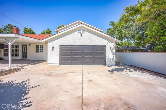 1375 N Euclid Avenue, Upland CA: https://media.crmls.org/medias/e0f23528-7144-4a0d-bde8-0b40d47b4ac1.jpg