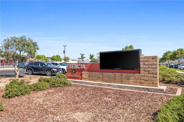 111 Juniper Drive, Rancho Mission Viejo CA: https://media.crmls.org/medias/e0f26468-f90e-4214-9f76-12e7ee15ba4e.jpg