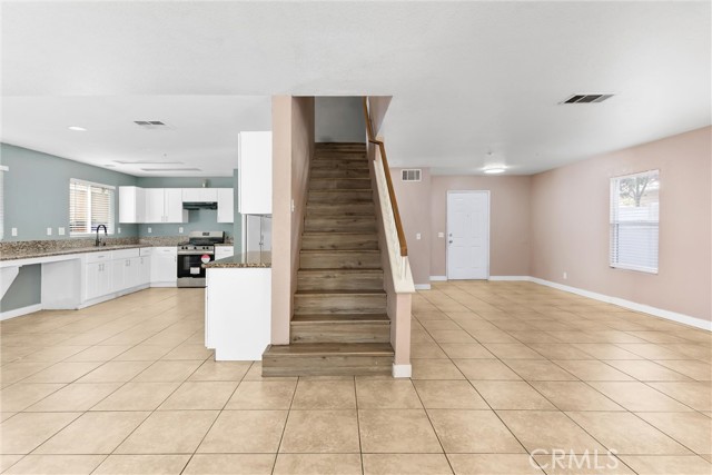 Detail Gallery Image 16 of 36 For 11355 Tondela St, Fontana,  CA 92337 - 5 Beds | 2/1 Baths