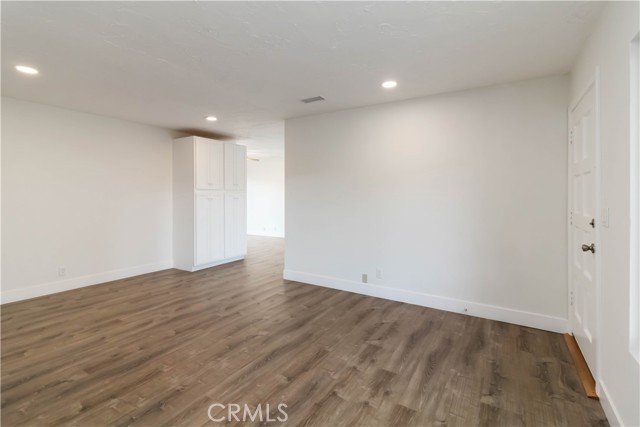 2453 Los Feliz, Thousand Oaks CA: https://media.crmls.org/medias/e0f282b3-c341-429a-b709-342e96f07aa3.jpg