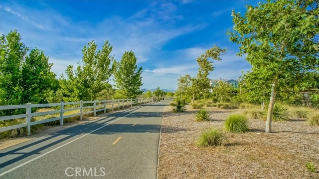 Detail Gallery Image 20 of 26 For 24095 Meadowbrook Ln, Valencia,  CA 91354 - 3 Beds | 2/1 Baths