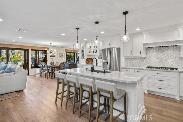 21891 Winnebago Lane, Lake Forest CA: https://media.crmls.org/medias/e0f40fec-3294-4d29-8044-bef007b1a92c.jpg