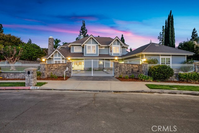 Detail Gallery Image 1 of 40 For 11018 Willowbrae Ave, Chatsworth,  CA 91311 - 4 Beds | 4/1 Baths