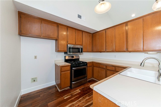 6409 Heatherwood Drive, Jurupa Valley CA: https://media.crmls.org/medias/e0f4c1a9-db4b-419d-8ca3-4556d76199dd.jpg